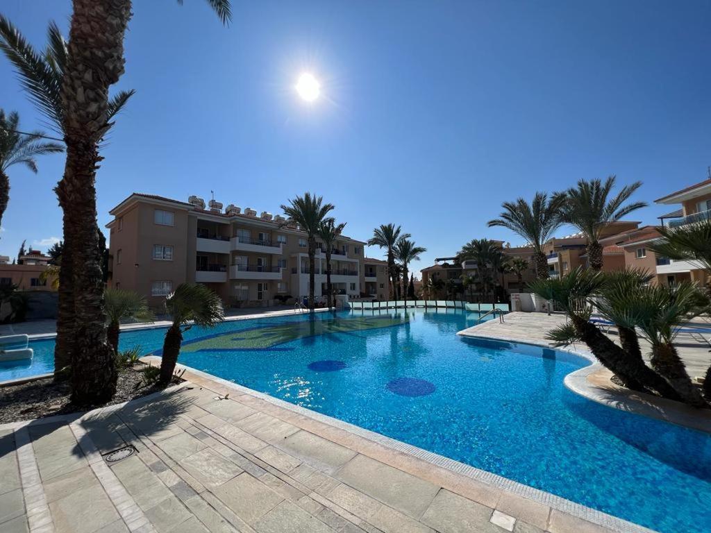 Casa Del Sol Townhouse In Iris Village Paphos Exteriör bild