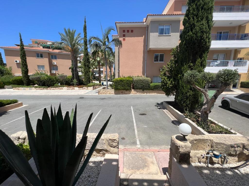 Casa Del Sol Townhouse In Iris Village Paphos Exteriör bild