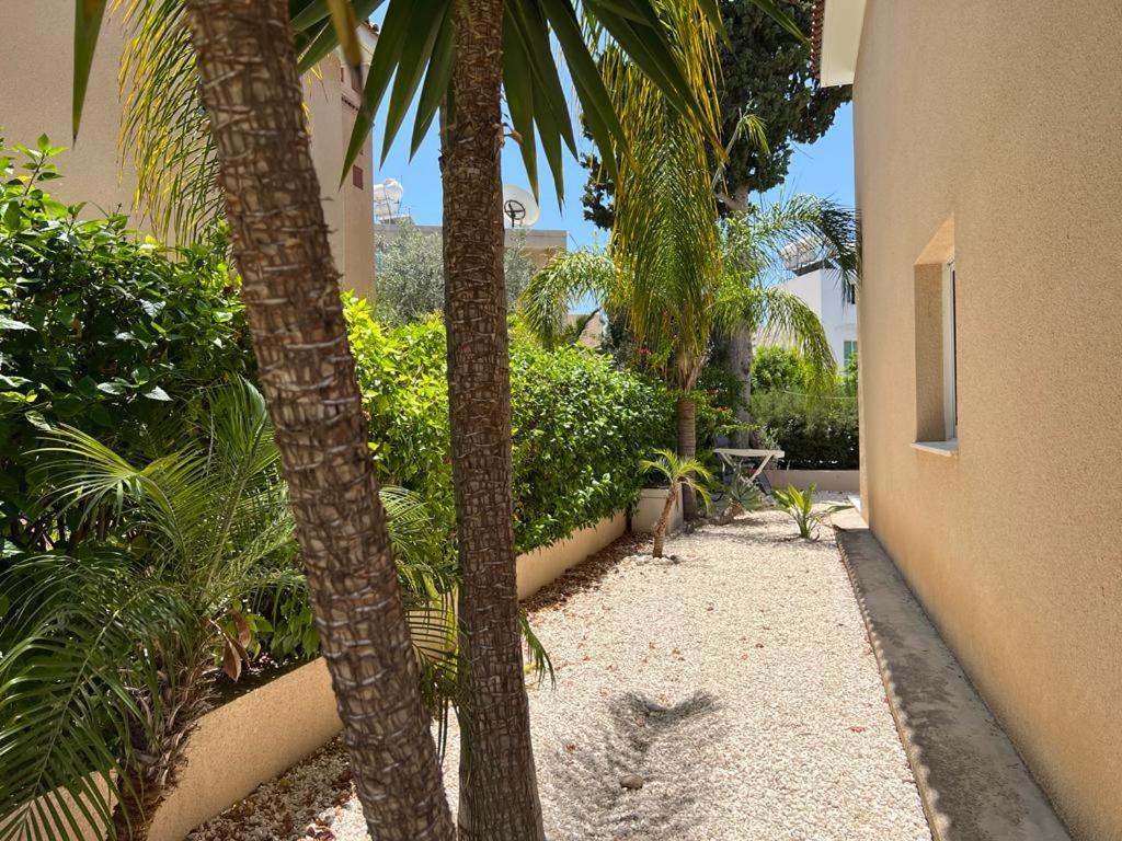 Casa Del Sol Townhouse In Iris Village Paphos Exteriör bild