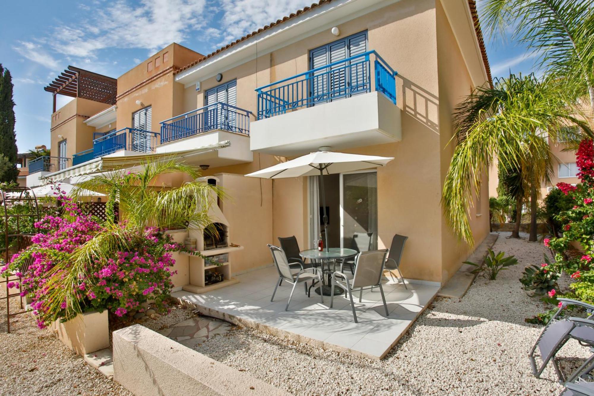 Casa Del Sol Townhouse In Iris Village Paphos Exteriör bild