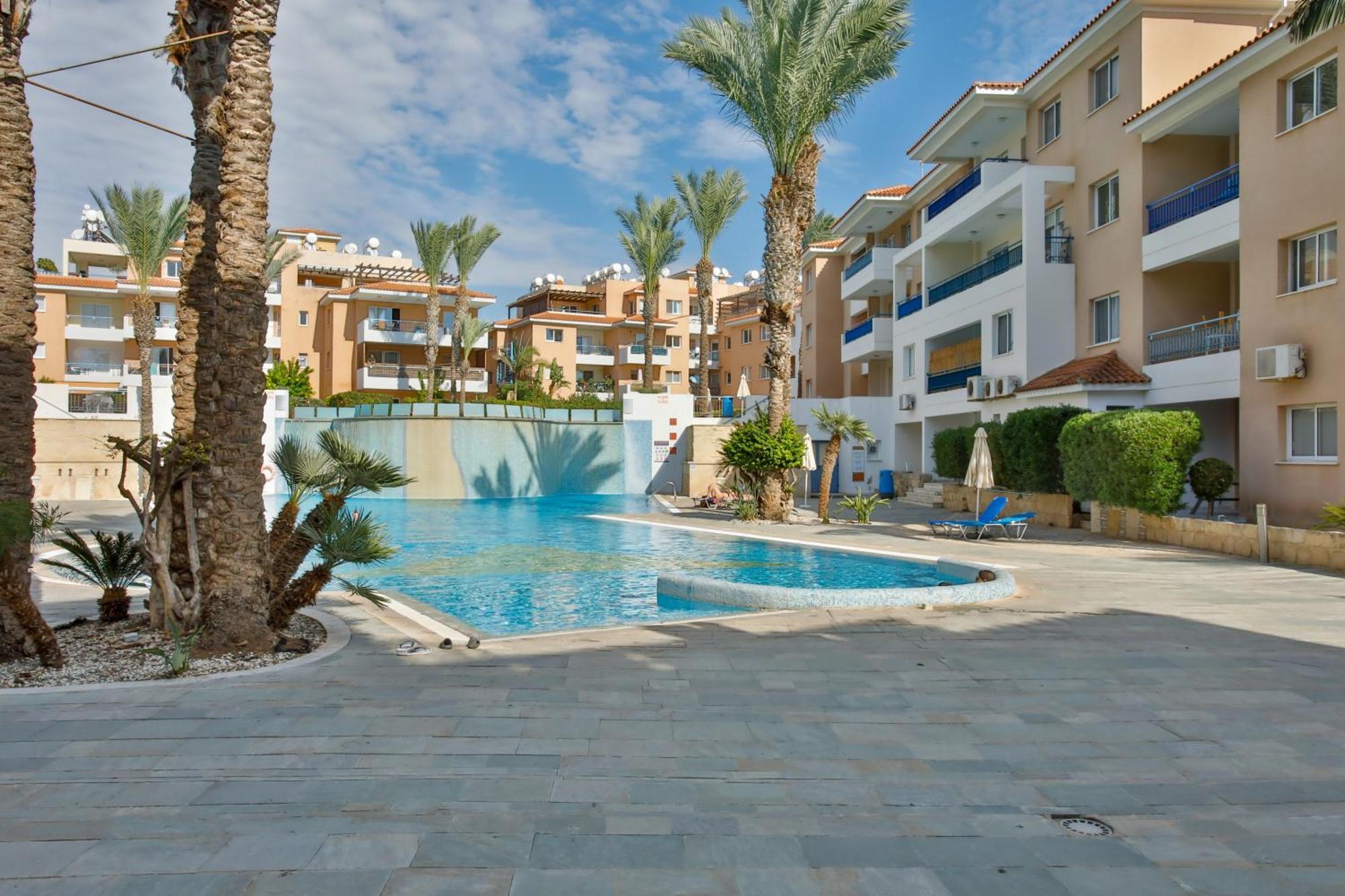 Casa Del Sol Townhouse In Iris Village Paphos Exteriör bild