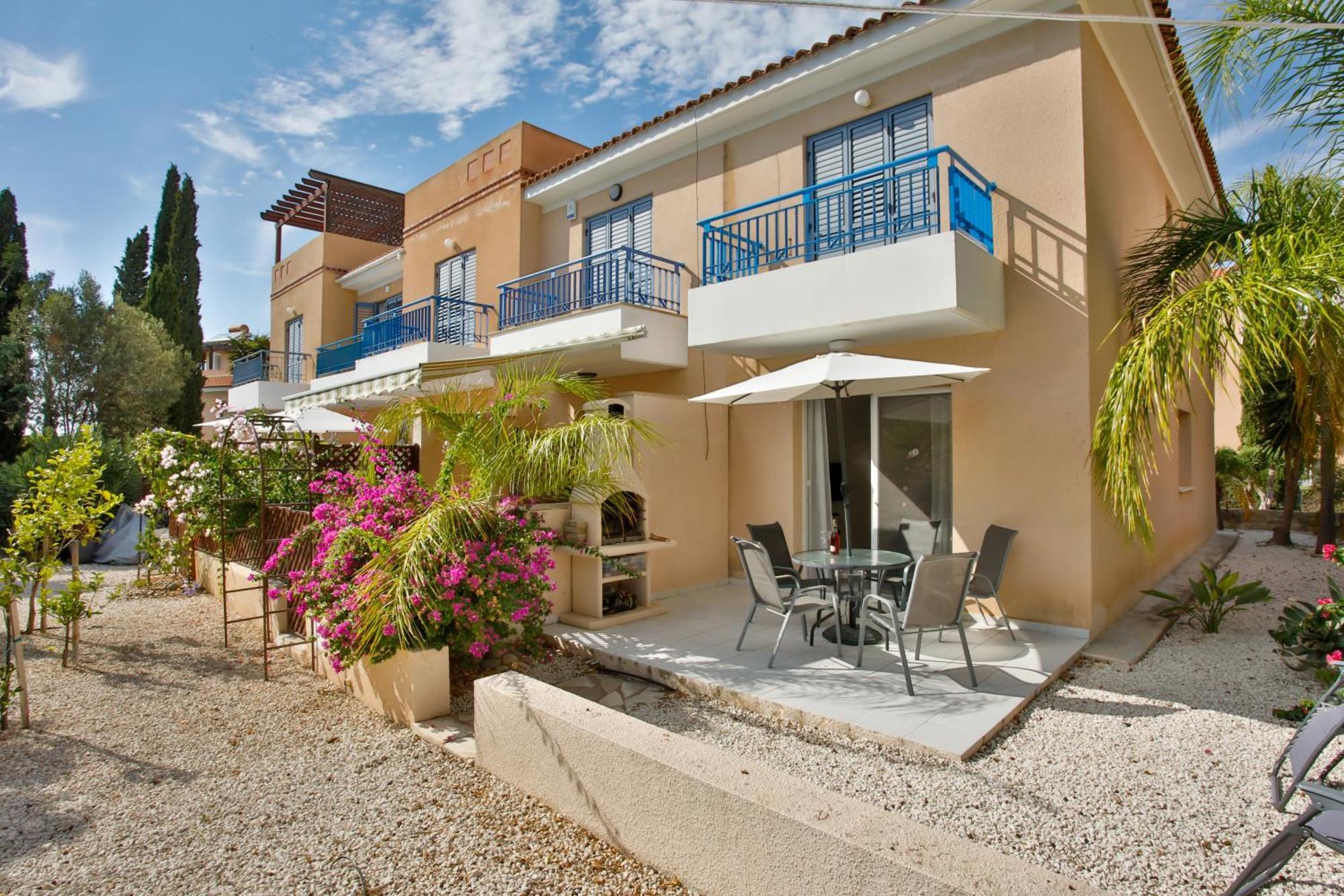 Casa Del Sol Townhouse In Iris Village Paphos Exteriör bild