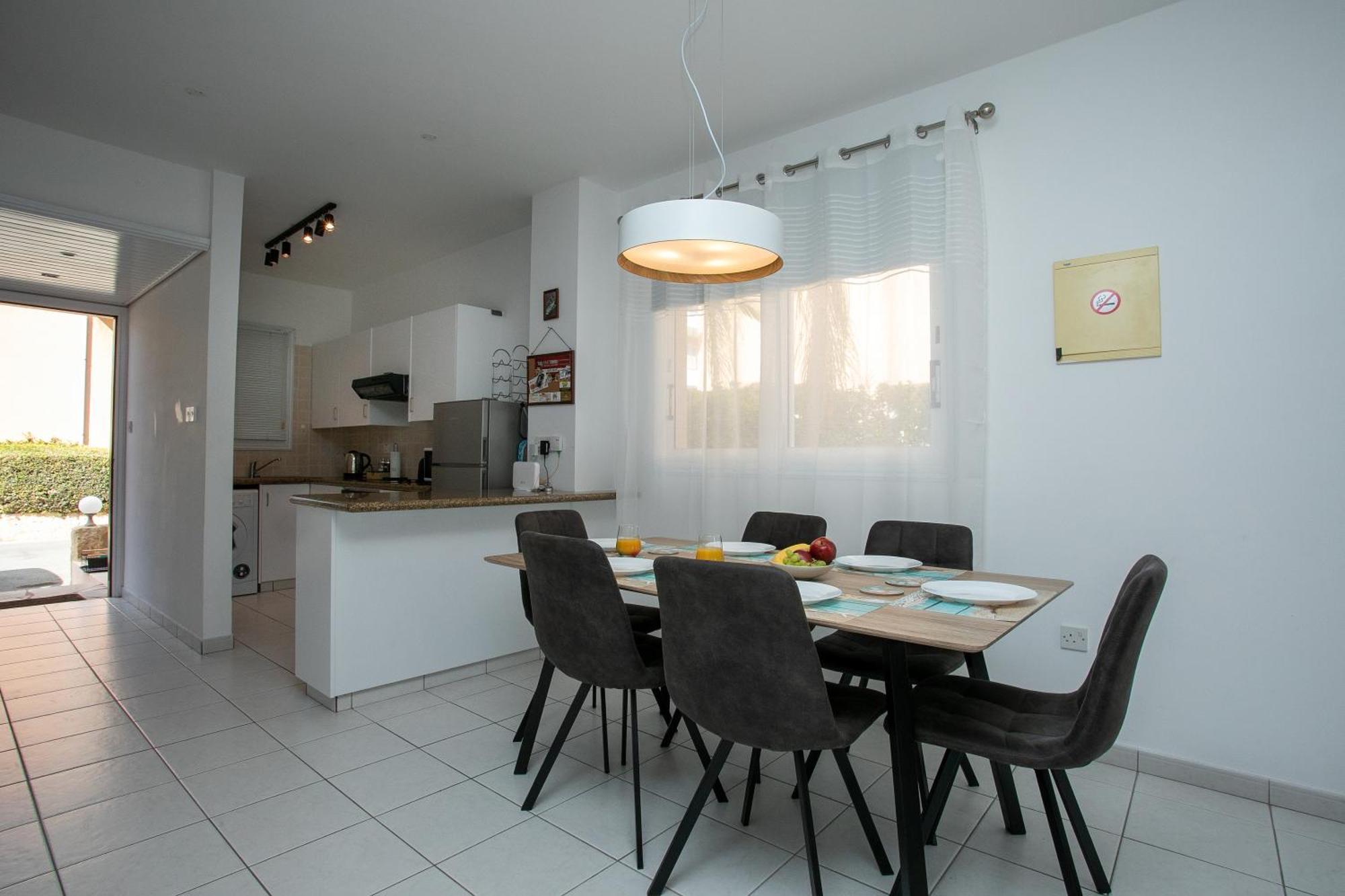 Casa Del Sol Townhouse In Iris Village Paphos Exteriör bild