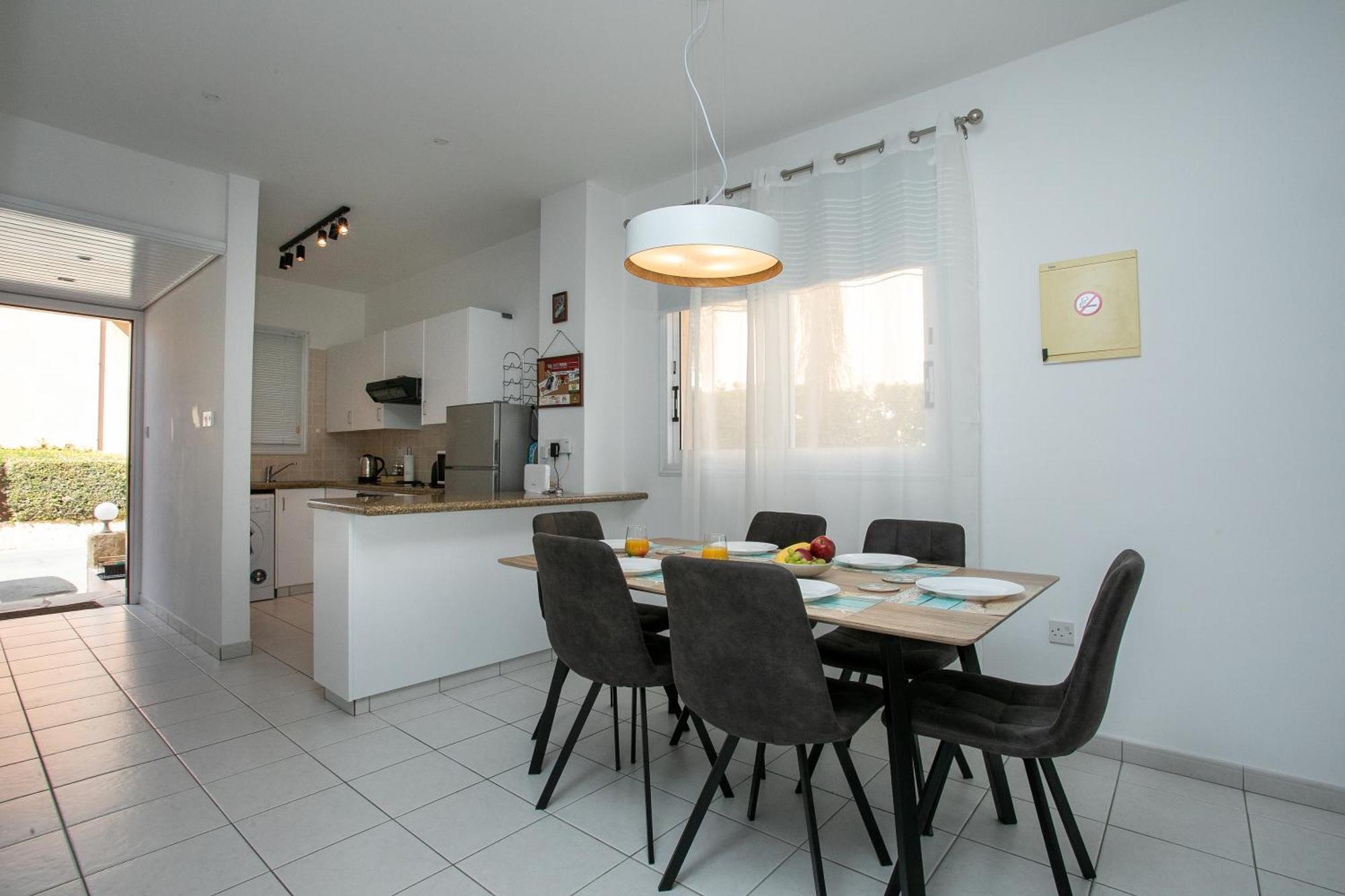 Casa Del Sol Townhouse In Iris Village Paphos Exteriör bild
